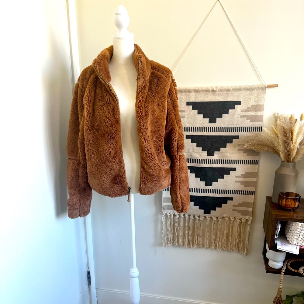 Patagonia Teddy Fuzzy Bomber Jacket! Tan and Cozy!